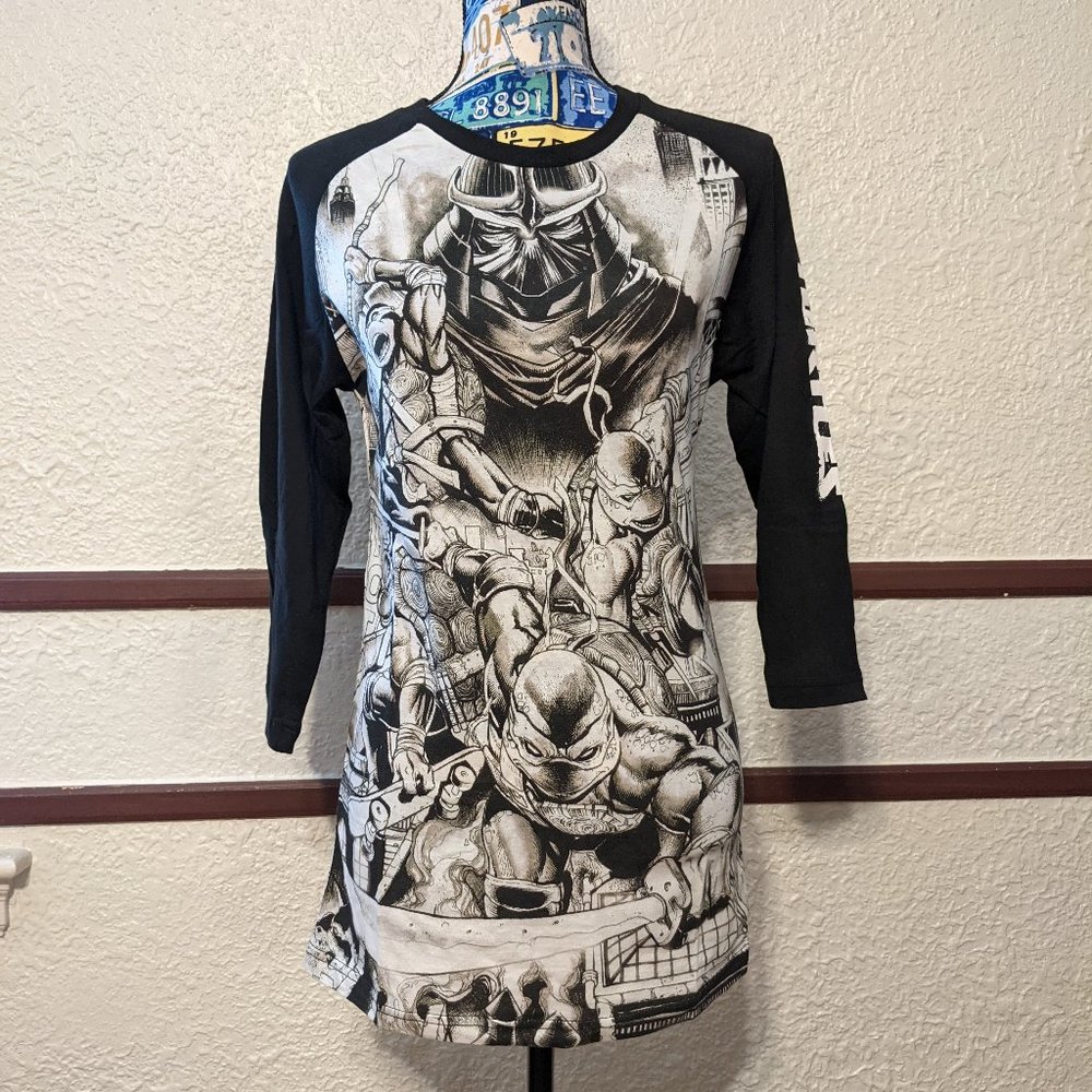 Teenage Mutant Ninja Turtles TMNT Loot Crate DX Exclusive 3/4 Sleeve Shirt
